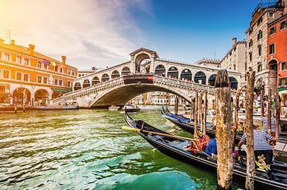 <p>Rialto Bridge</p>